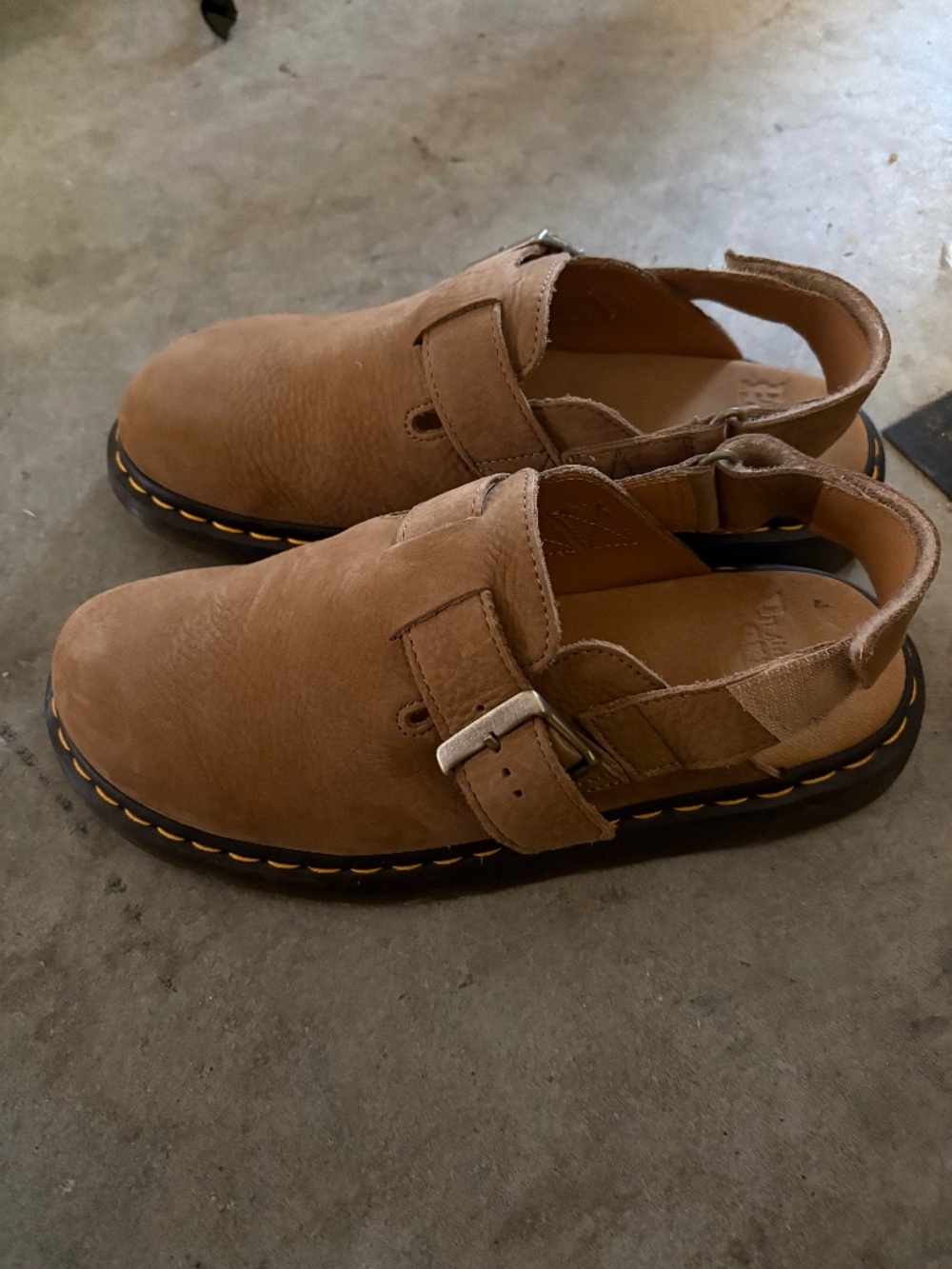 Dr martens clog